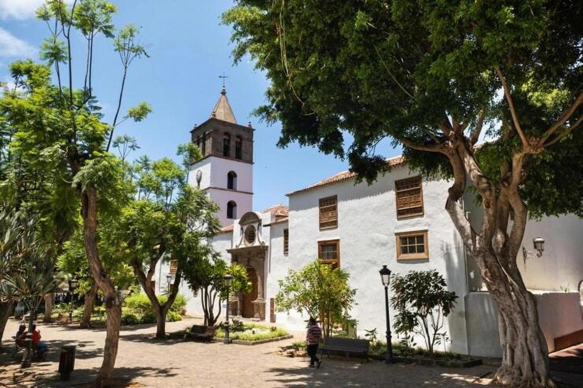 Icod De Los Vinos Centro Esterno foto